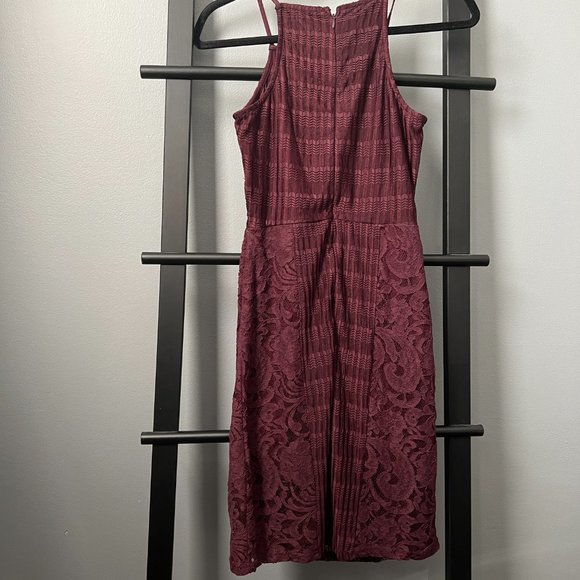 Wine Lace Dress (S) - Picture 7 of 7